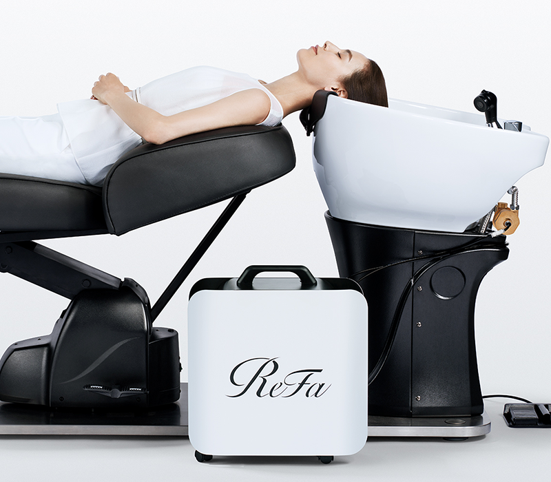 リファウルトラファインバブルヴィーナ
ReFa ULTRA FINE BUBBLE VEENA
animi hair makeでは、
サロンシャンプーにリファウルトラファインバブルヴィーナを導入しました。